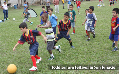 Toddlers-at-Festival-in-San